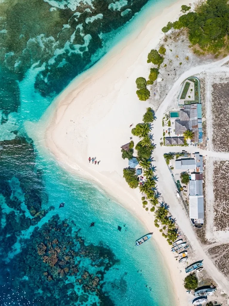 Kareem Residence guesthouse, Hinnavaru Island beach, Maldives